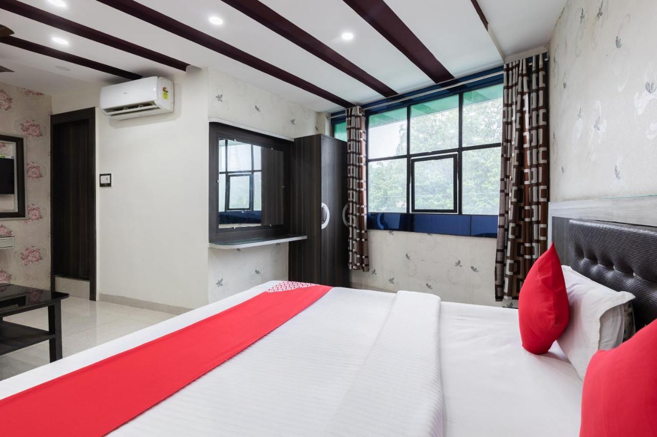 Oyo 45301 Hotel Om Palace Sāgar Exteriér fotografie